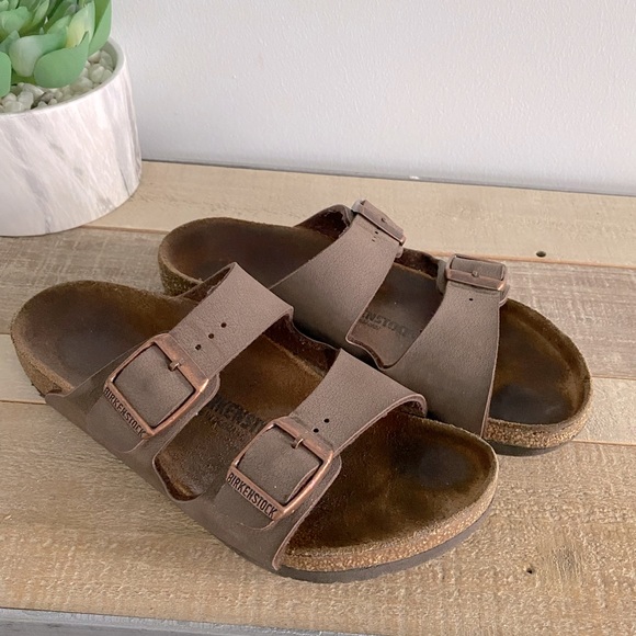 Birkenstock Other - Birkenstock size 32 (US 1-1.5) Mocha